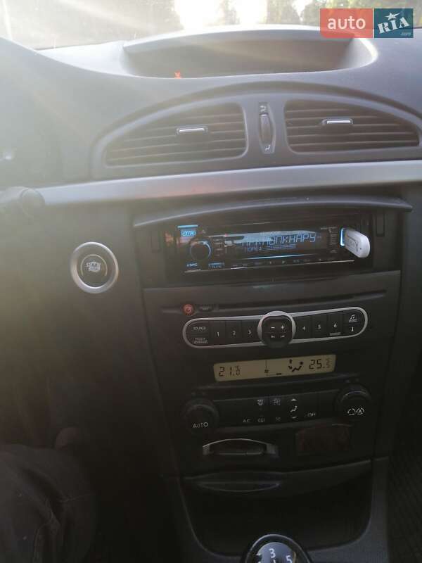 Лифтбек Renault Laguna 2007 в Корюковке фото 3 Лифтбек Renault Laguna 2007 в Корюковке