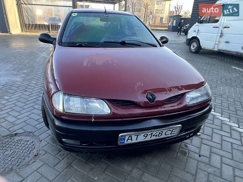 Лифтбек Renault Laguna 1996 в Ивано-Франковске фото 2 Лифтбек Renault Laguna 1996 в Ивано-Франковске