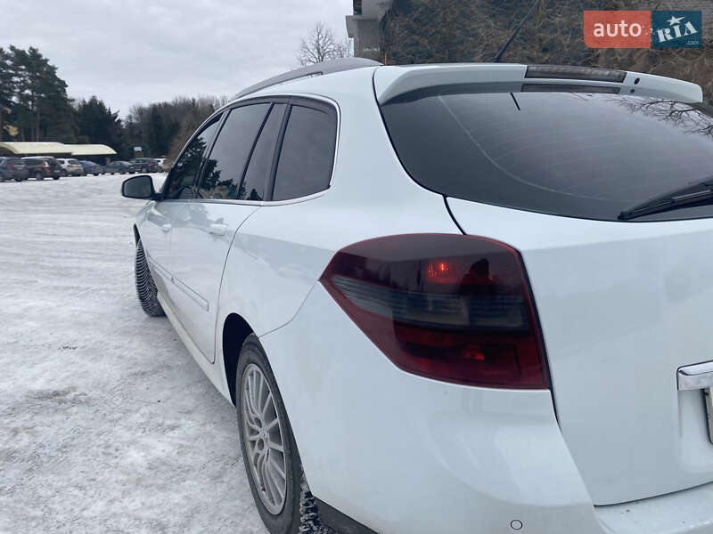 Универсал Renault Laguna 2011 в Умани