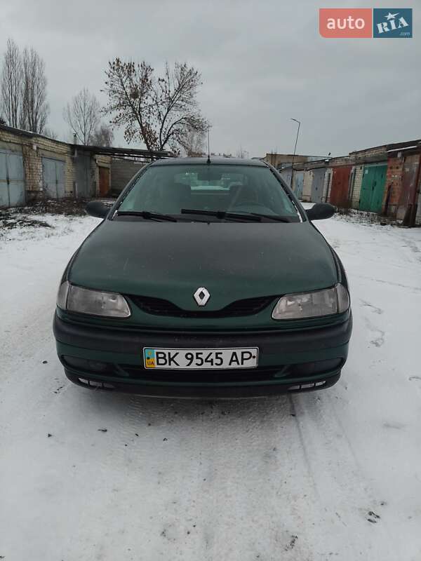 Лифтбек Renault Laguna 1997 в Вараше