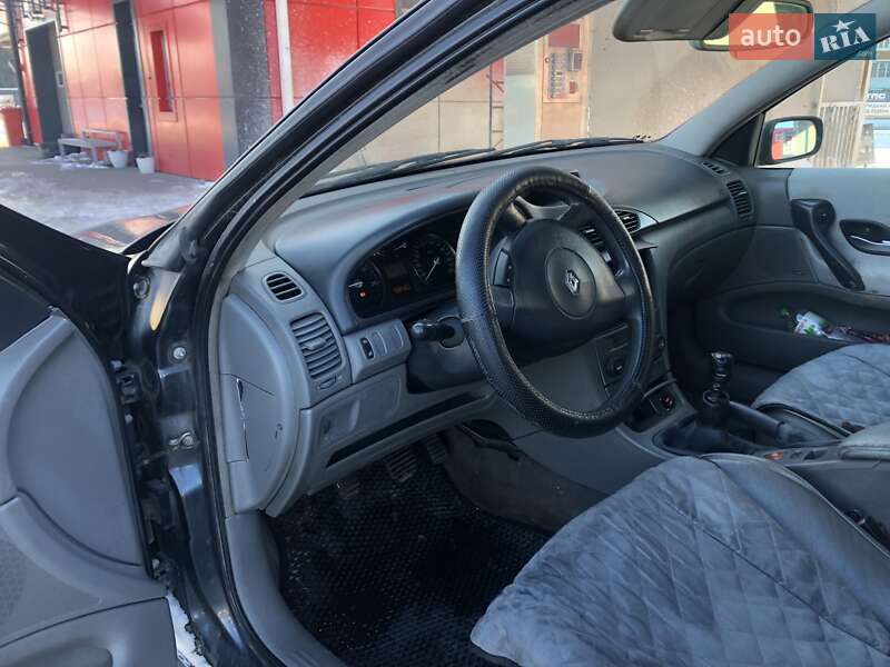 Универсал Renault Laguna 2003 в Калуше