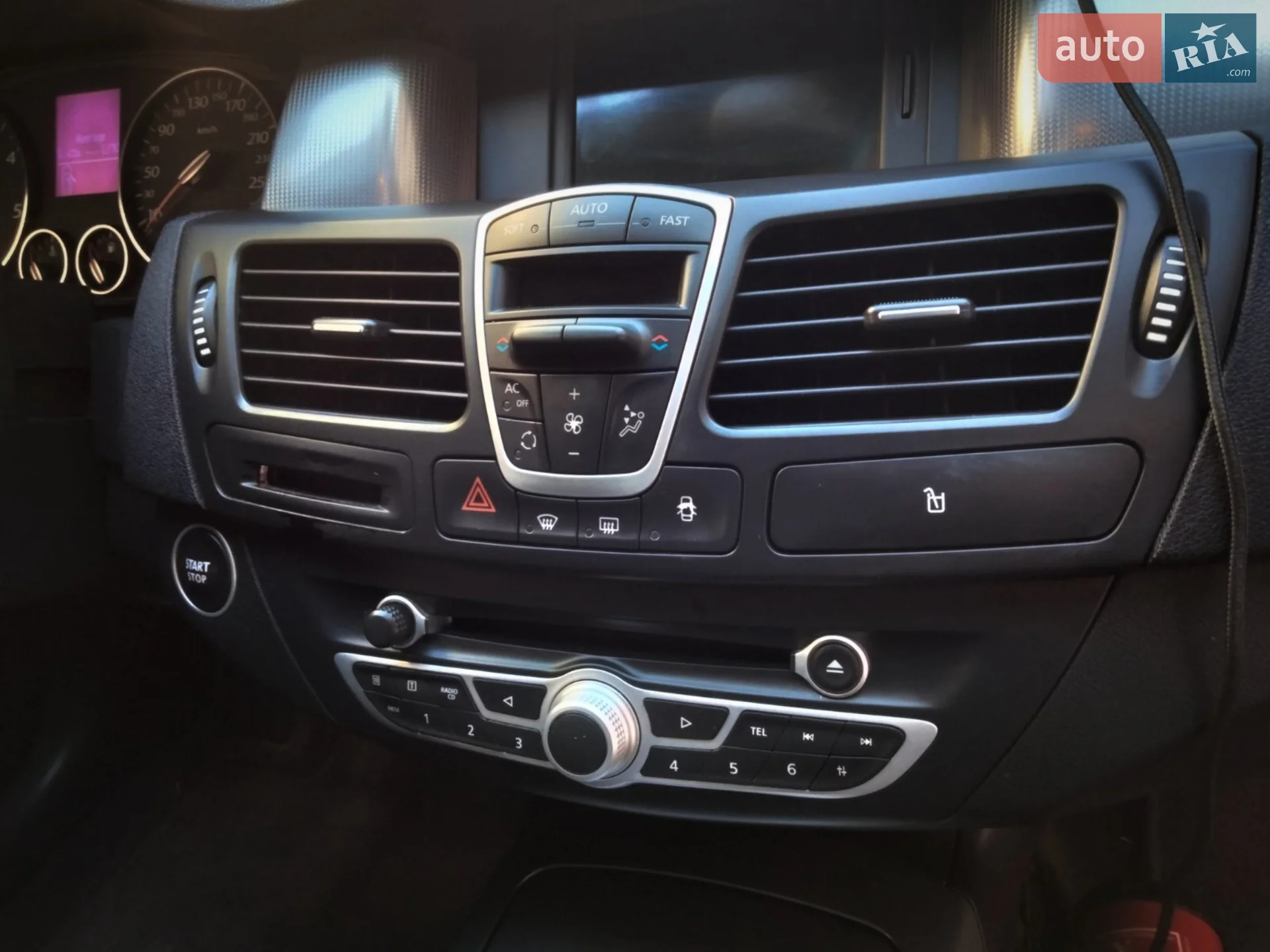 2012 Renault Laguna - мініатюра 28