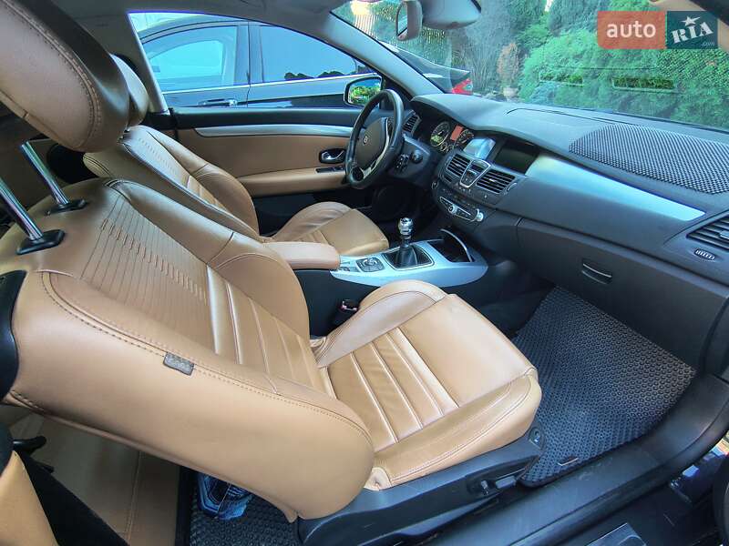 Купе Renault Laguna 2009 в Ужгороде