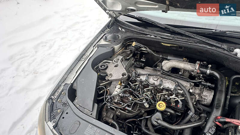 Ліфтбек Renault Laguna 2005 в Києві фото 40 Ліфтбек Renault Laguna 2005 в Києві