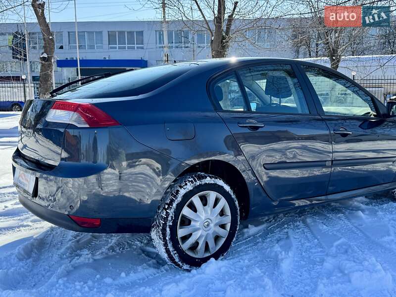Лифтбек Renault Laguna 2010 в Киеве
