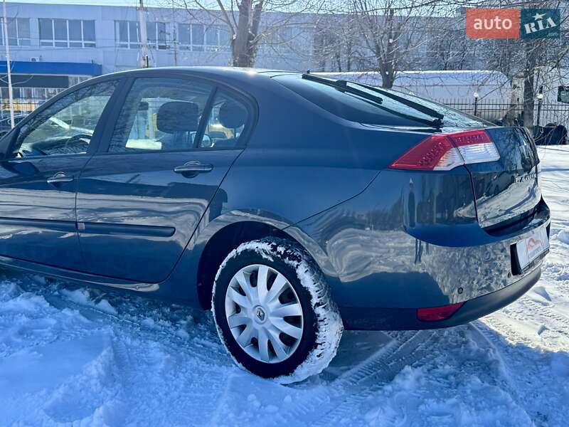 Лифтбек Renault Laguna 2010 в Киеве