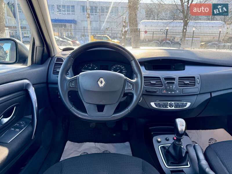 Лифтбек Renault Laguna 2010 в Киеве