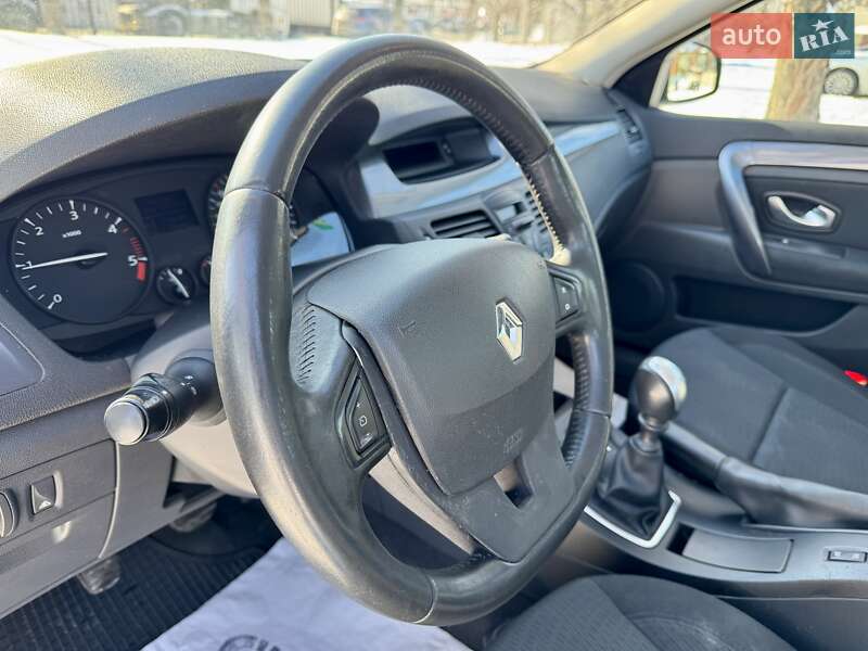 Лифтбек Renault Laguna 2010 в Киеве