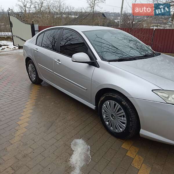 Ліфтбек Renault Laguna 2009 в Чернівцях