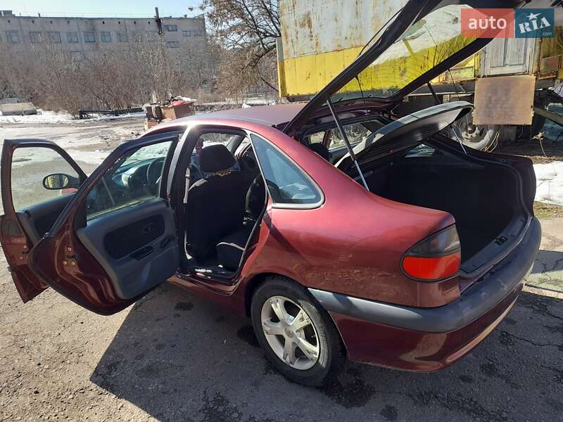 Лифтбек Renault Laguna 1995 в Ровно