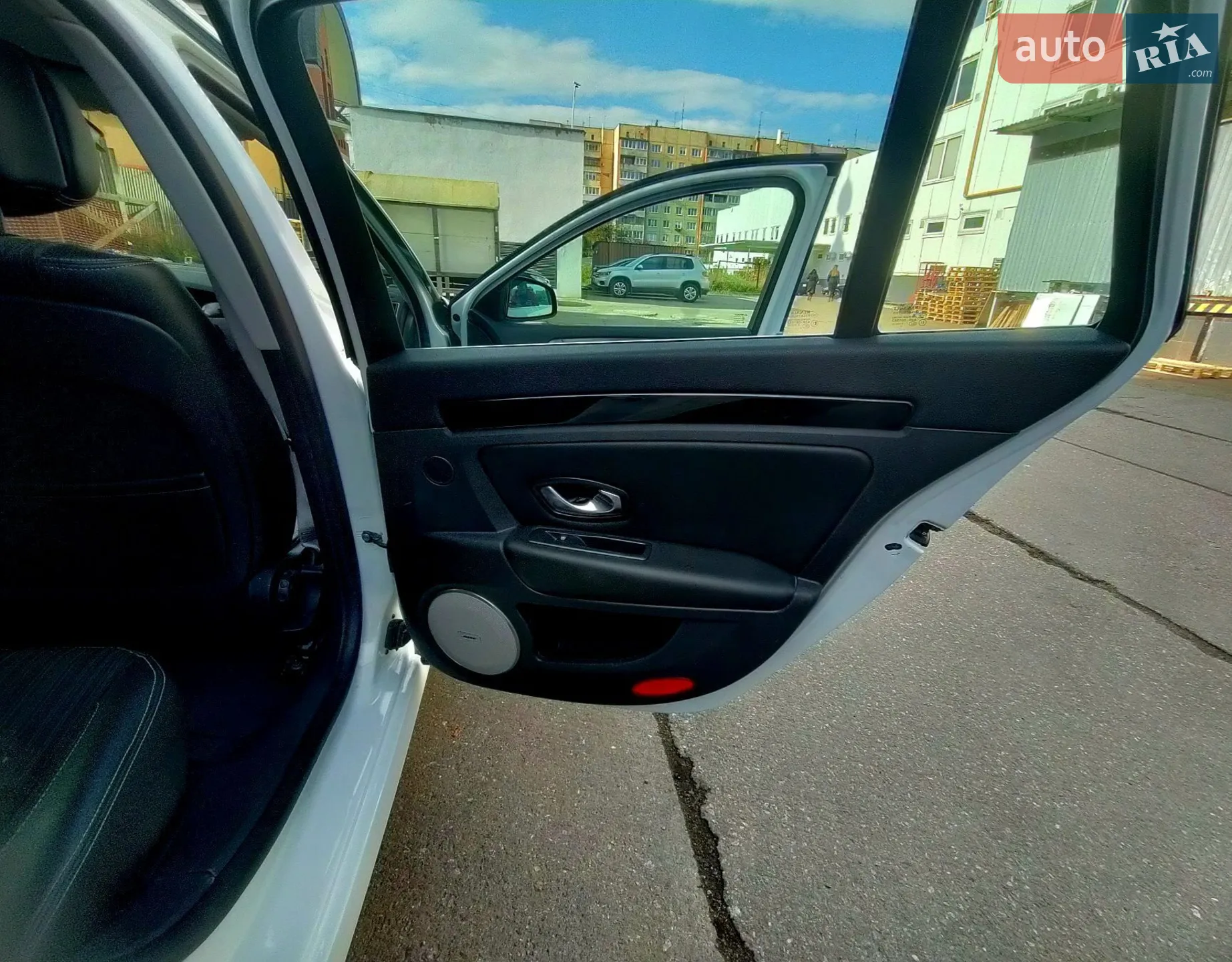 2013 Renault Laguna - мініатюра 34