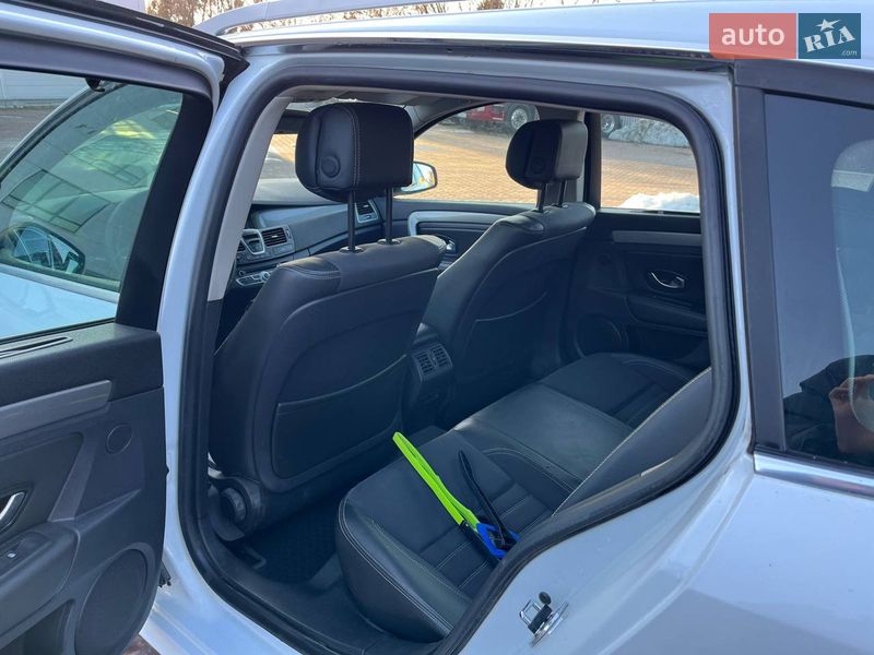 Универсал Renault Laguna 2011 в Ровно