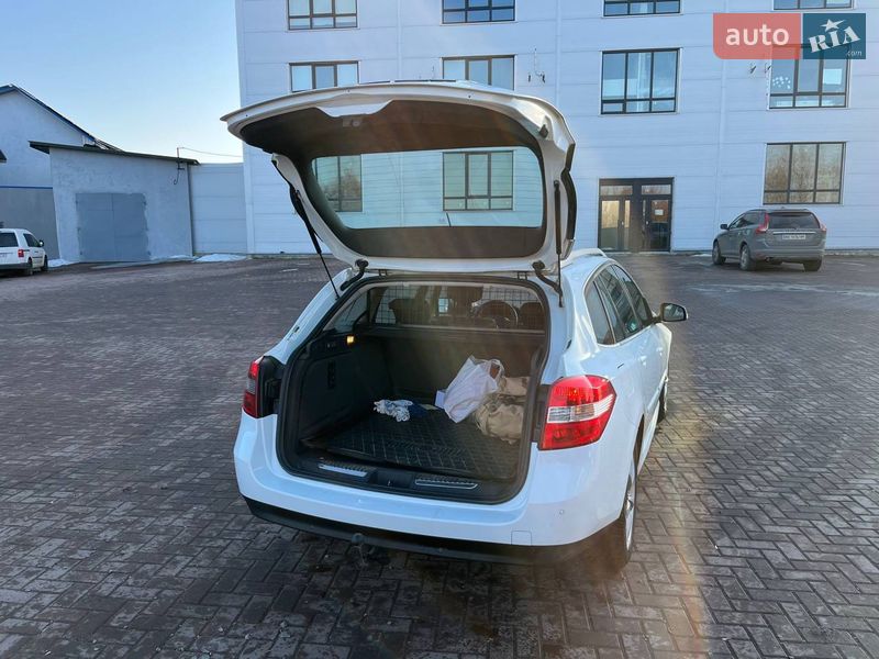 Универсал Renault Laguna 2011 в Ровно