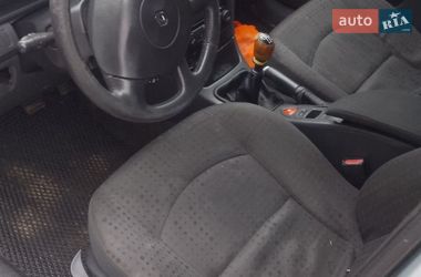 Універсал Renault Laguna 2004 в Порогах