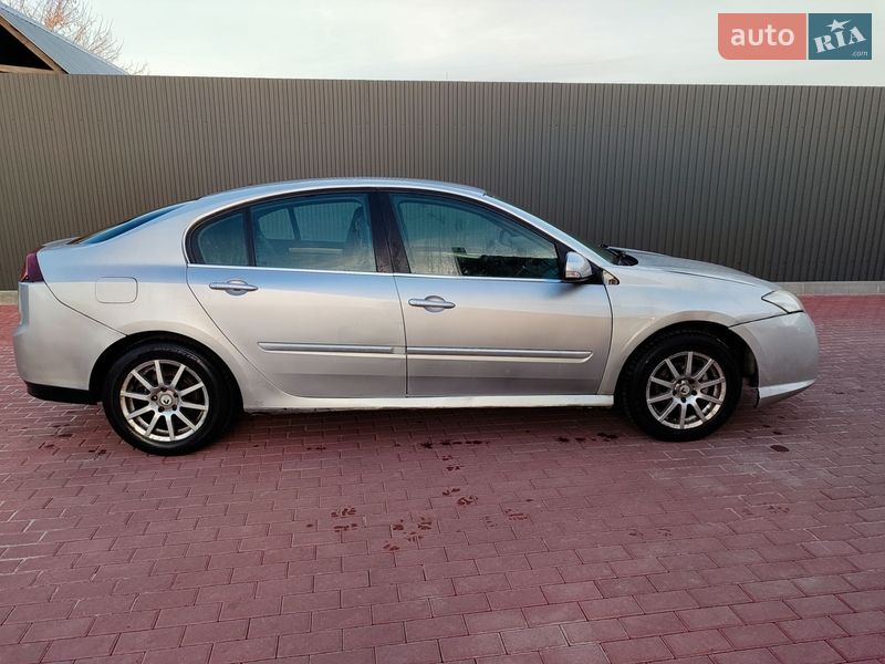 Ліфтбек Renault Laguna 2011 в Сарнах