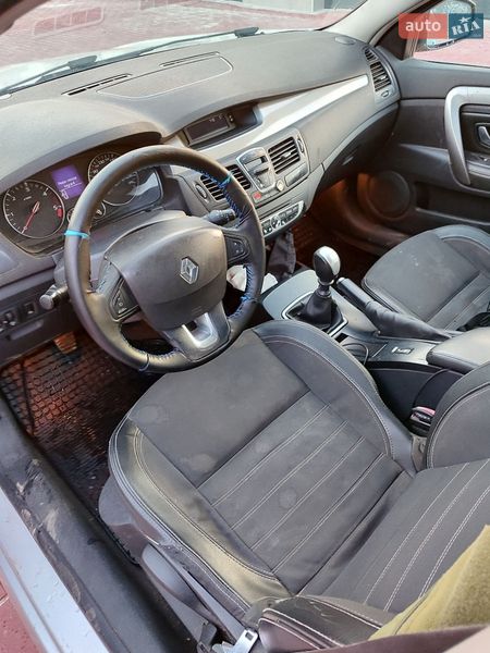 Ліфтбек Renault Laguna 2011 в Сарнах