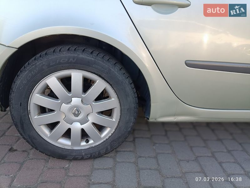 Універсал Renault Laguna 2002 в Ужгороді