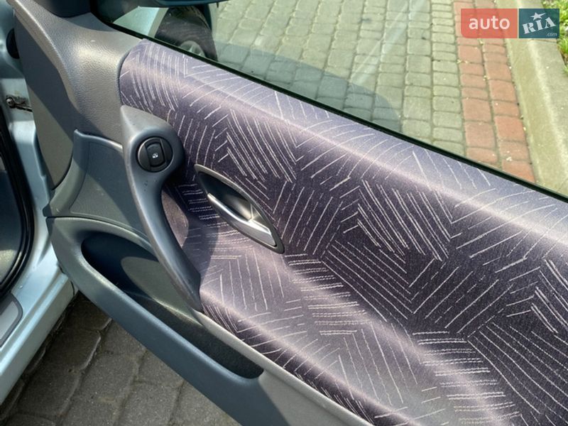 Универсал Renault Laguna 2003 в Ивано-Франковске