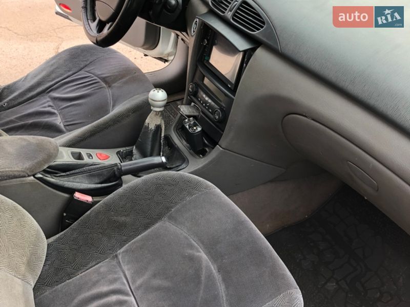 Лифтбек Renault Laguna 2001 в Виннице