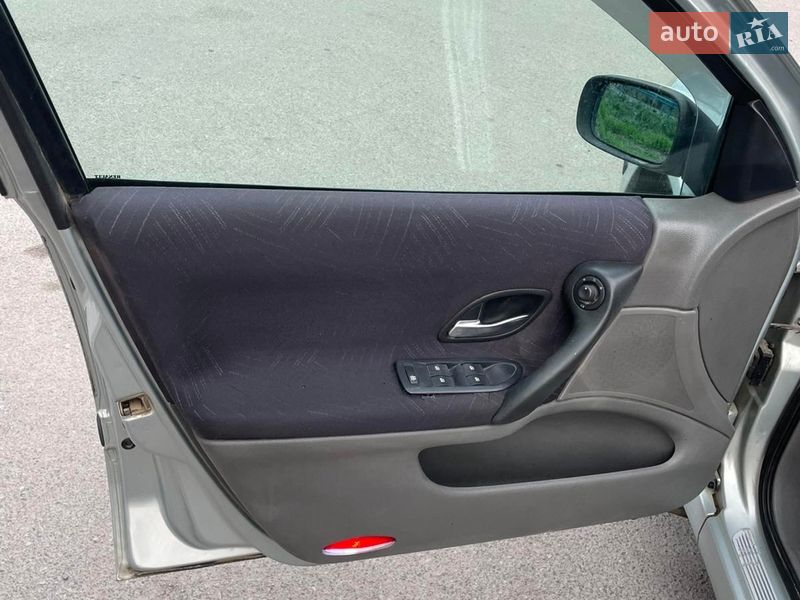 Лифтбек Renault Laguna 2001 в Жмеринке