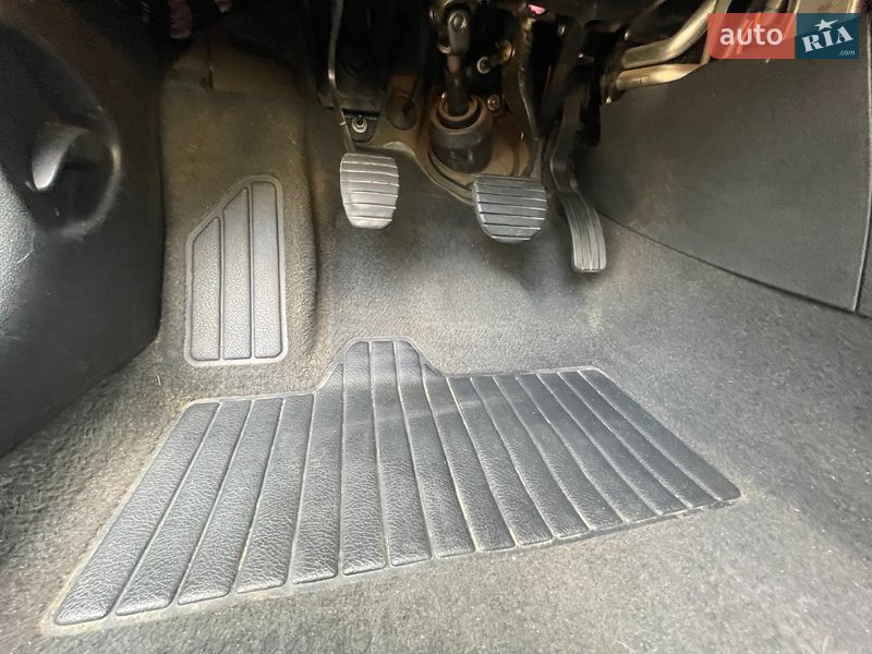 Универсал Renault Laguna 2010 в Шептицькому фото 33 Универсал Renault Laguna 2010 в Шептицькому