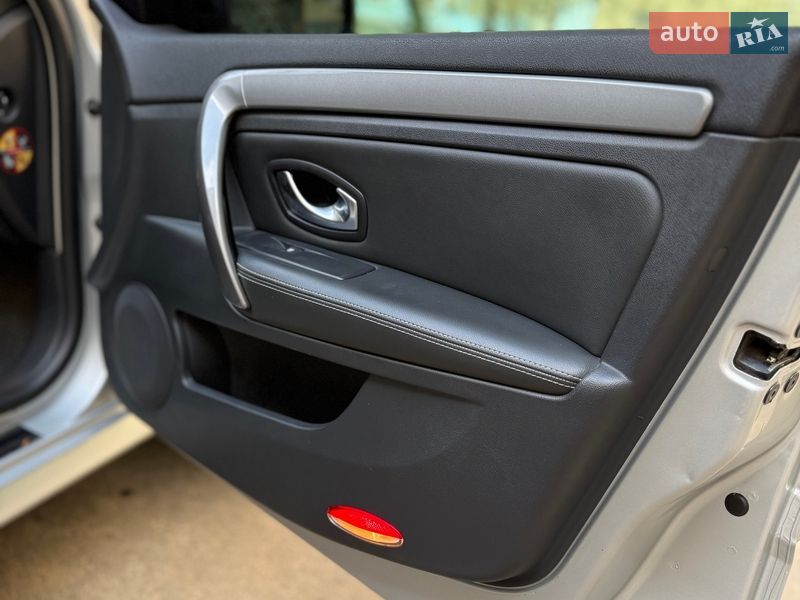 Лифтбек Renault Laguna 2011 в Одессе