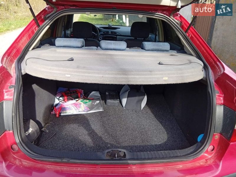 Ліфтбек Renault Laguna 2002 в Чернівцях