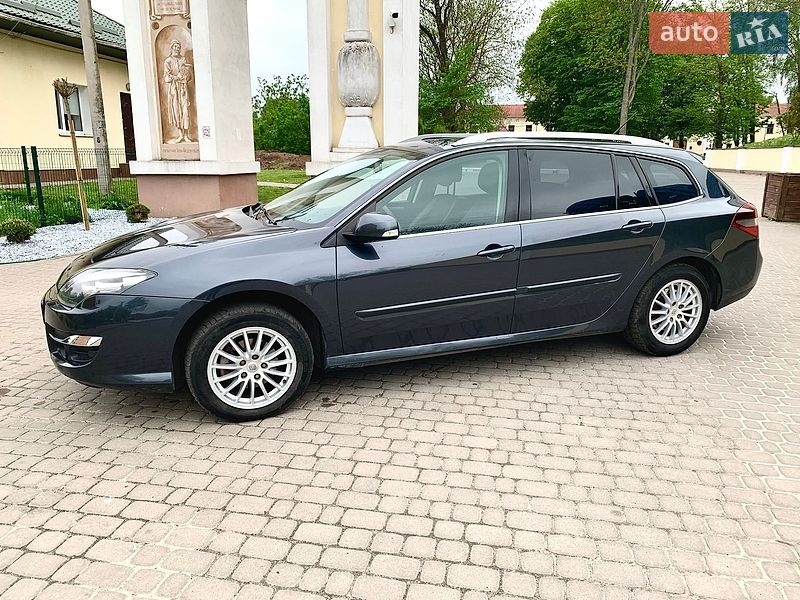 Универсал Renault Laguna 2010 в Остроге