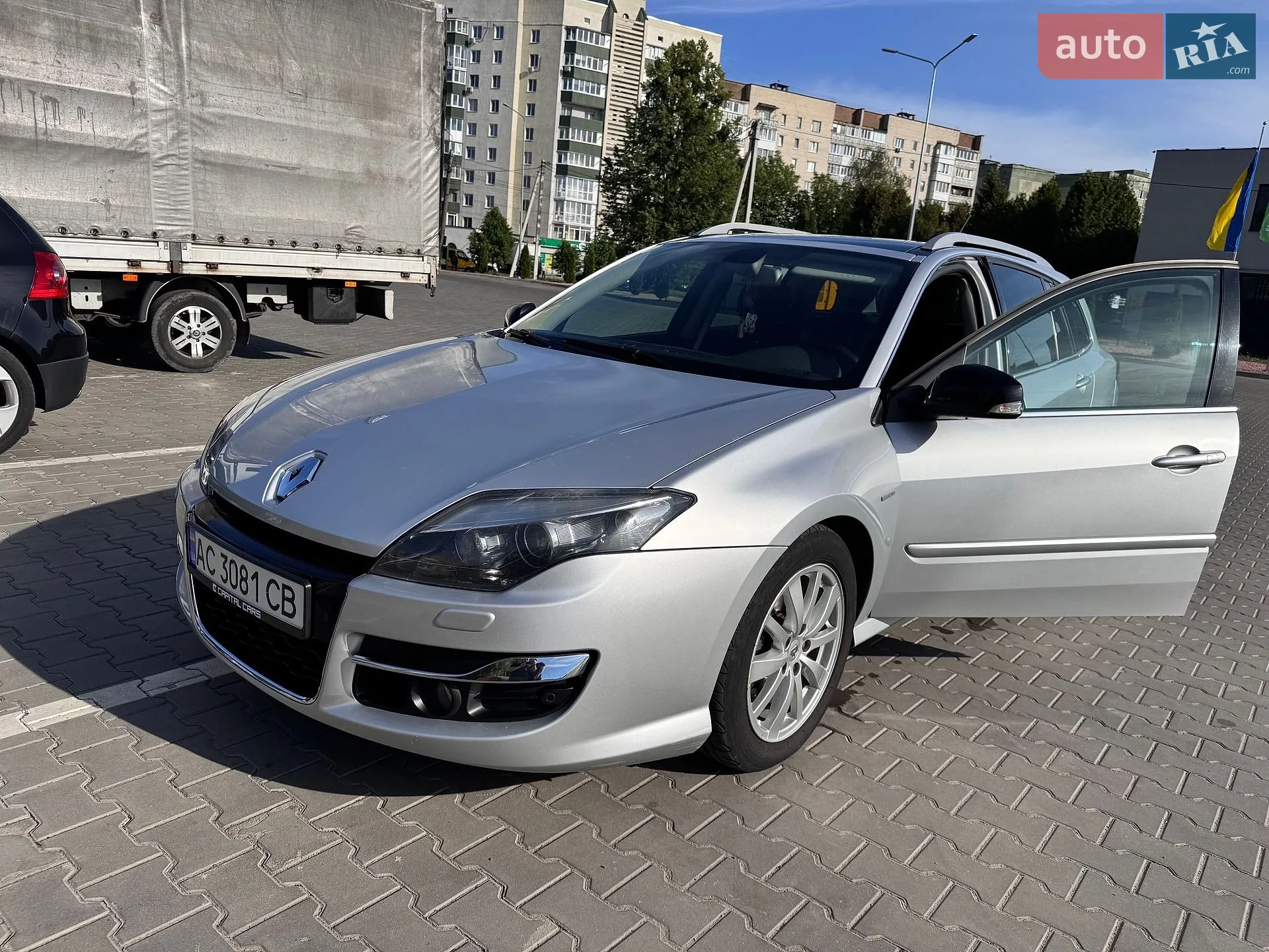 2012 Renault Laguna - фото 1