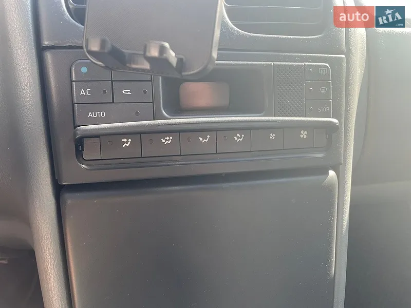 Renault Laguna 2001 VIN VF1B5640E23714734 фото оголошення 9 з 44
