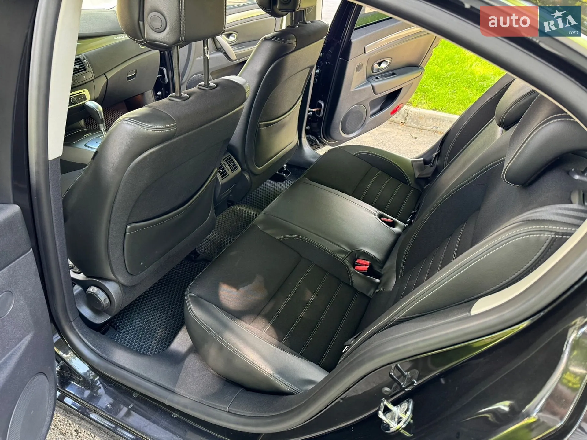 2015 Renault Laguna - мініатюра 30
