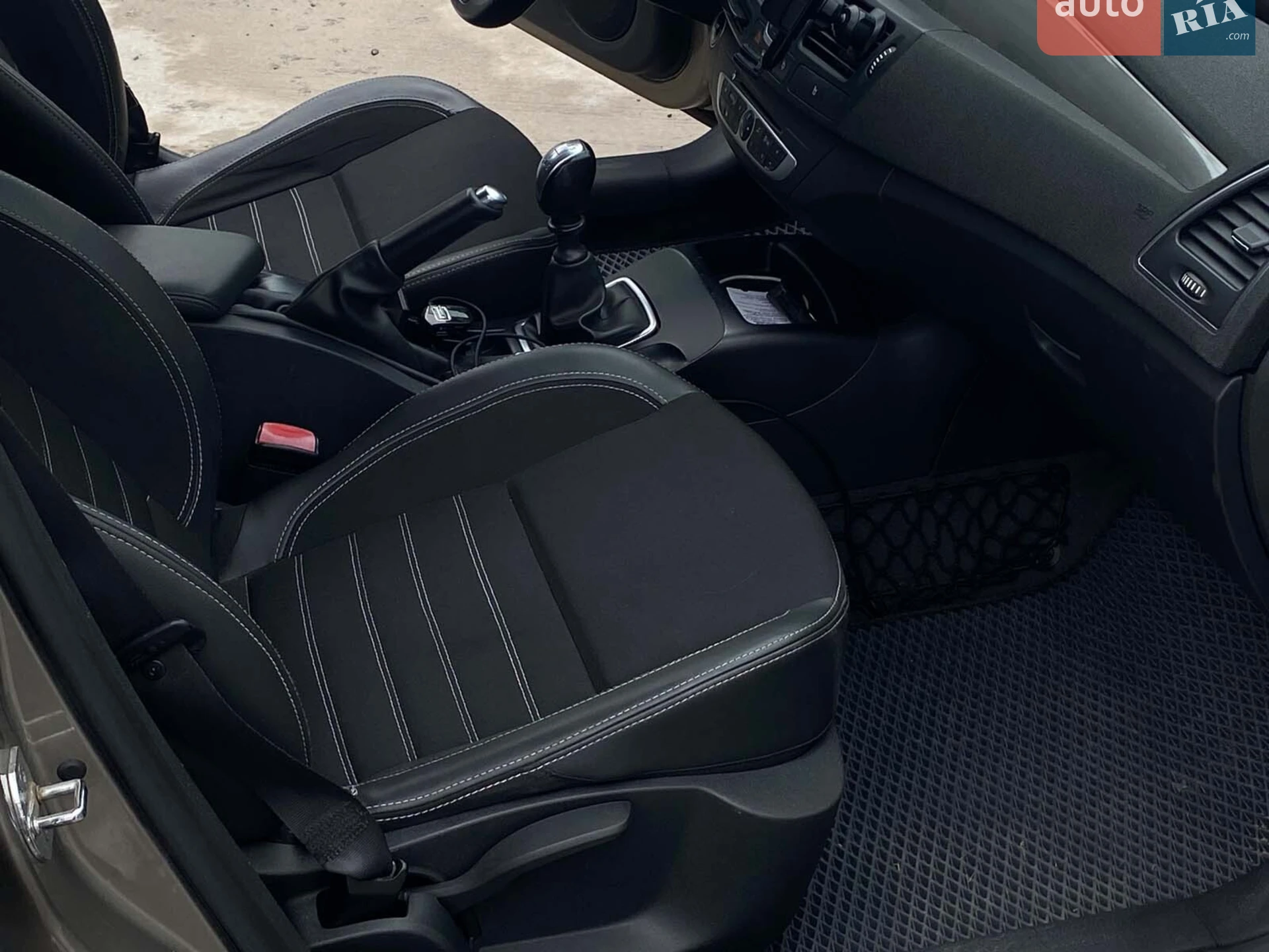 2012 Renault Laguna - мініатюра 27