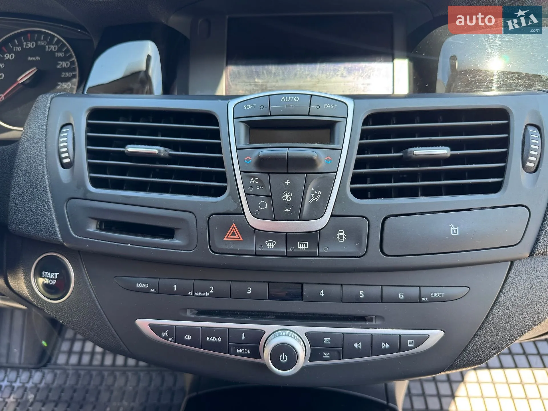 2011 Renault Laguna - мініатюра 22