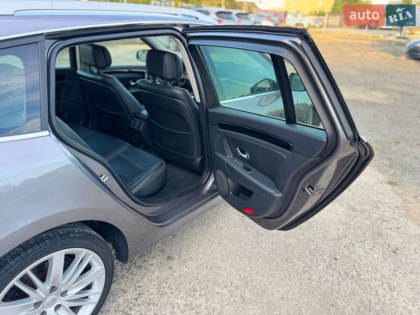 2011 Renault Laguna - мініатюра 24