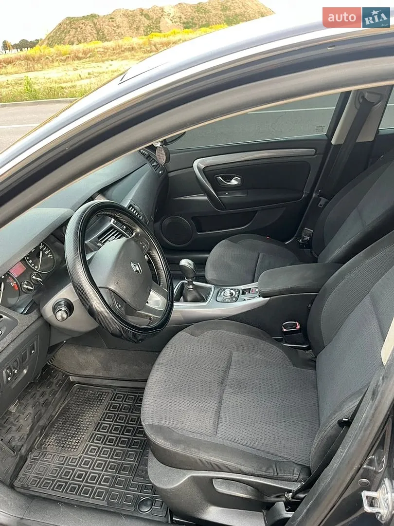 2010 Renault Laguna - мініатюра 8