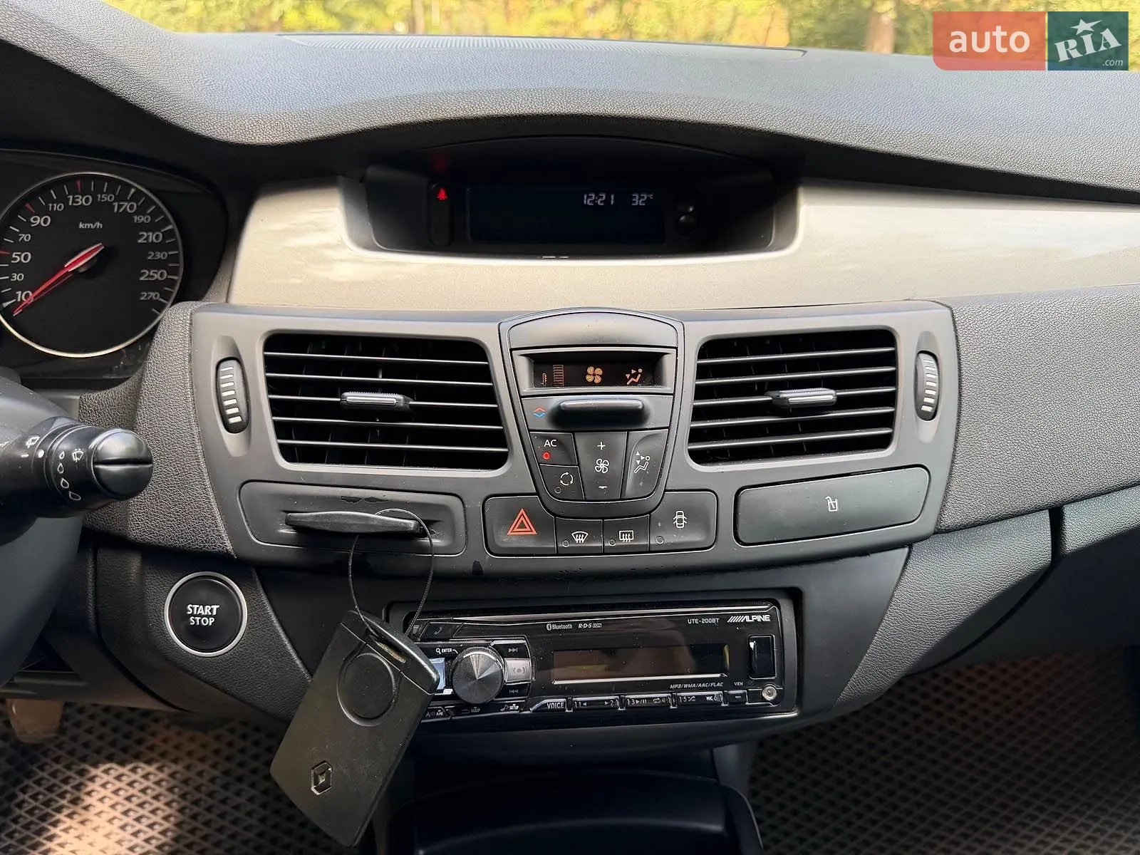 2011 Renault Laguna - мініатюра 22