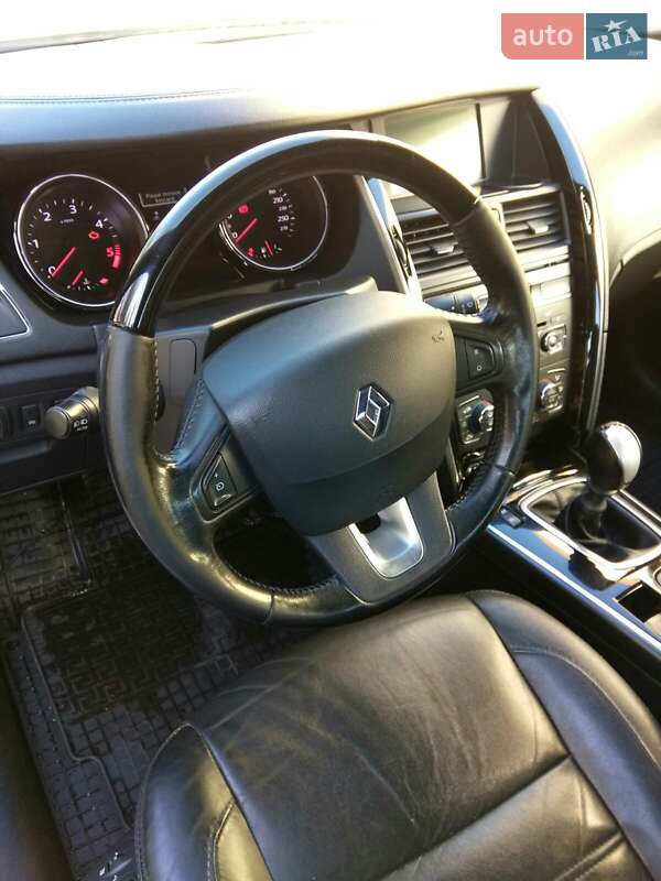 Седан Renault Latitude 2014 в Ровно