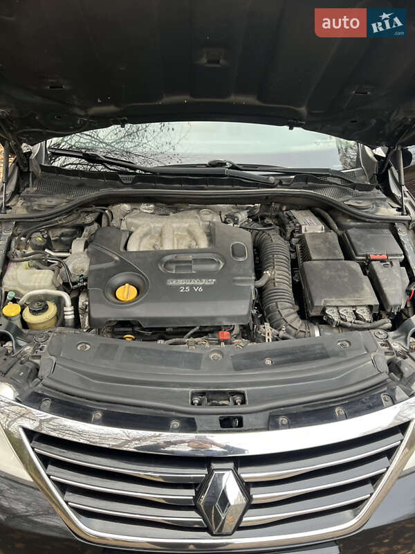 Седан Renault Latitude 2012 в Луцке