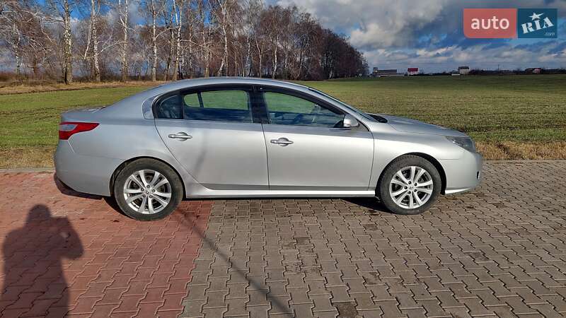 Седан Renault Latitude 2011 в Виннице