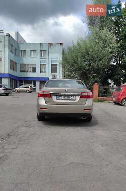 Седан Renault Latitude 2012 в 