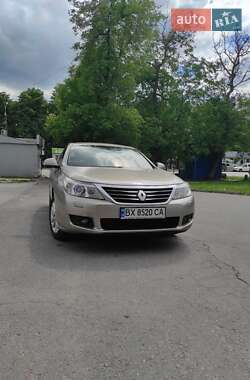 Седан Renault Latitude 2012 в 