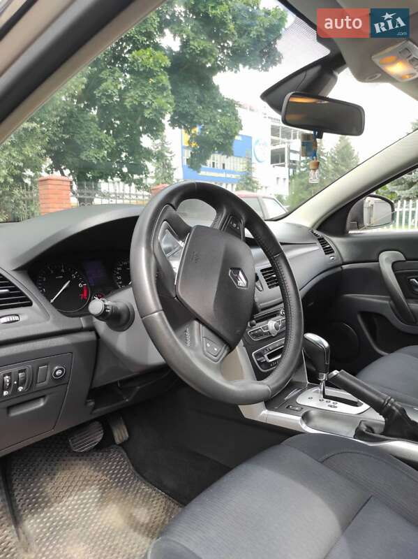 Седан Renault Latitude 2012 в Хмельницком
