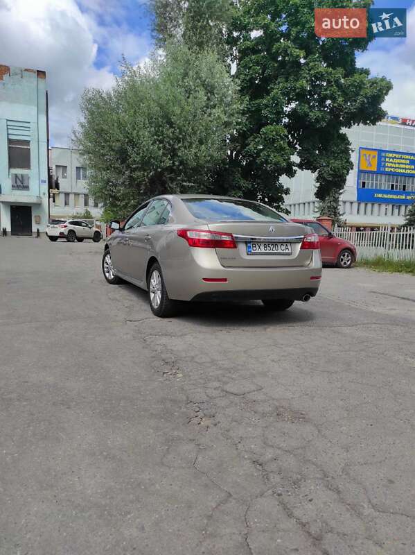 Седан Renault Latitude 2012 в Хмельницком