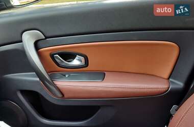 Седан Renault Latitude 2012 в 