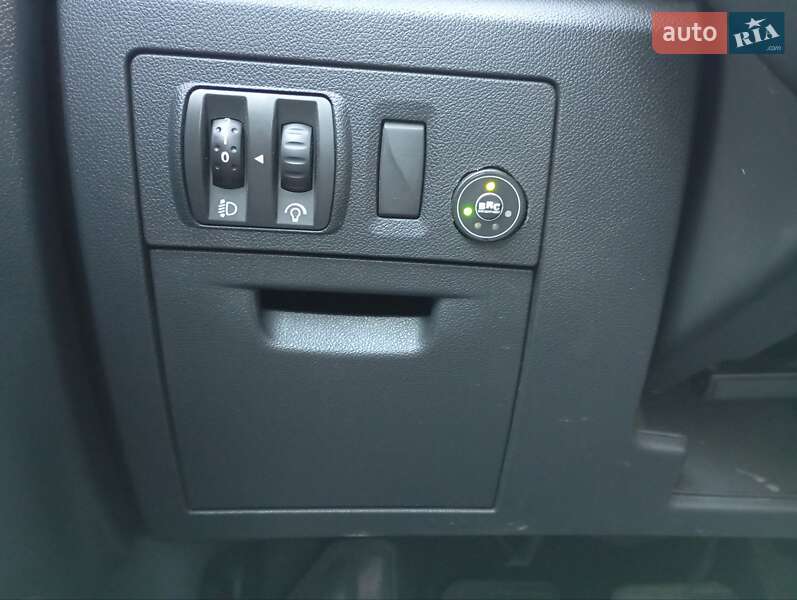 Седан Renault Latitude 2011 в Сумах фото 13 Седан Renault Latitude 2011 в Сумах