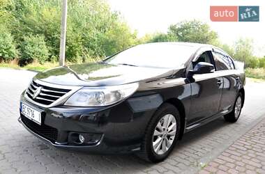 Седан Renault Latitude 2010 в 