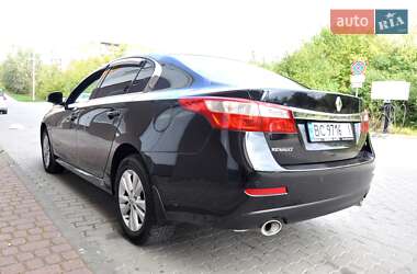 Седан Renault Latitude 2010 в 