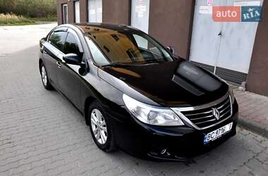 Седан Renault Latitude 2010 в 