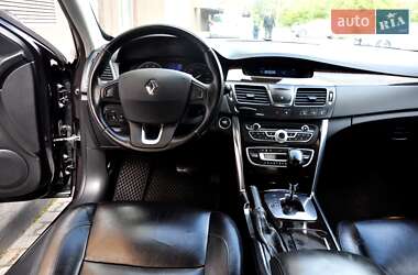 Седан Renault Latitude 2010 в 