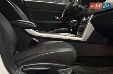 Седан Renault Latitude 2011 в 